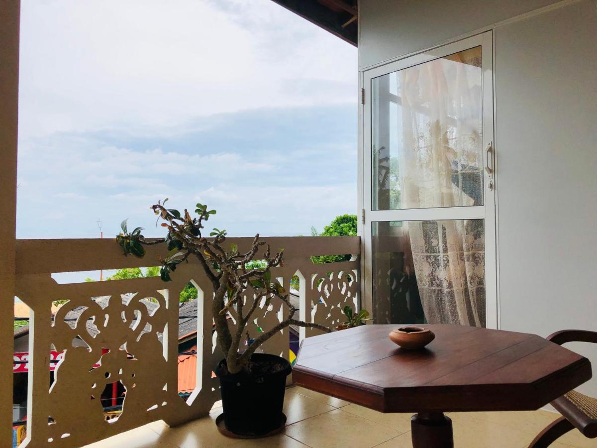 乌纳瓦图纳Blue Sea View住宿加早餐旅馆 外观 照片