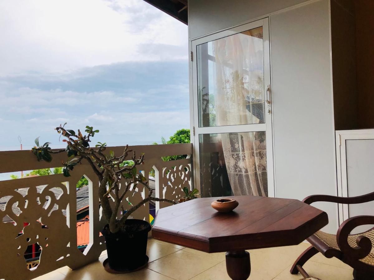 乌纳瓦图纳Blue Sea View住宿加早餐旅馆 外观 照片